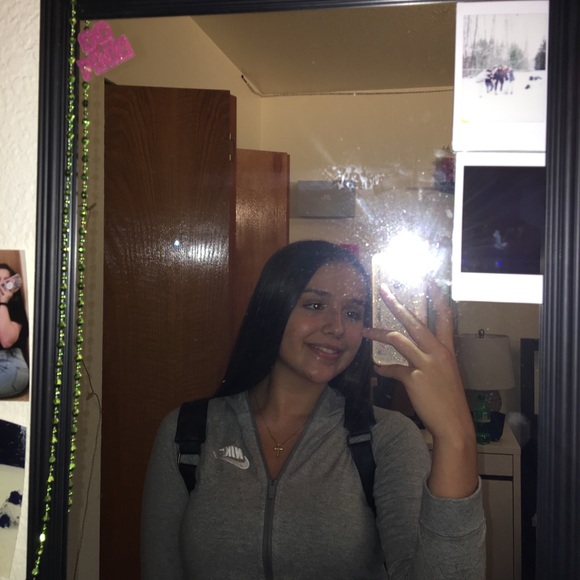 Meet your Posher, Annette - Picture 1 of 1